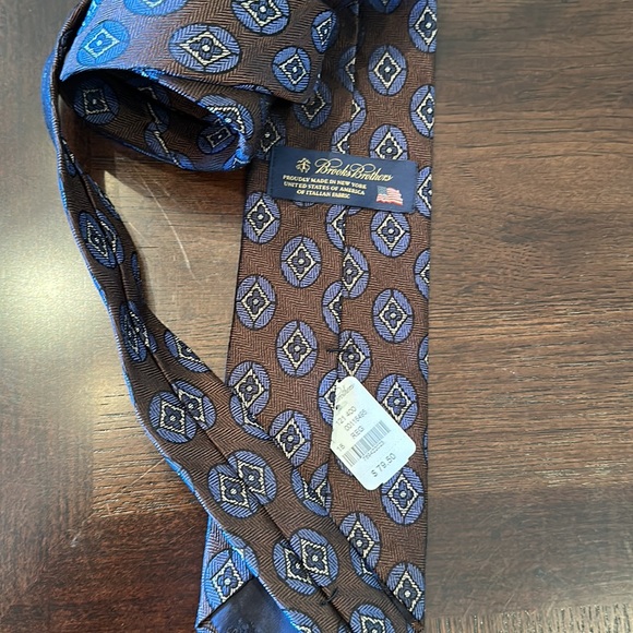 BROOKS BROS TIE - Picture 3 of 3